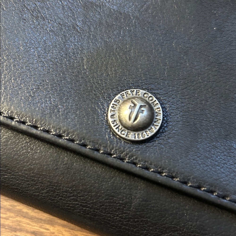 Frye wallet - Picture 2 of 6